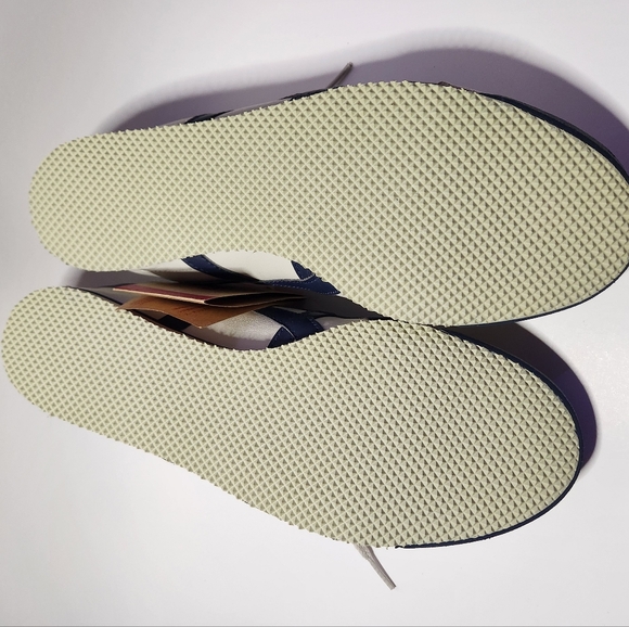 Onitsuka tiger men’s and women’s white and navy trainers - Picture 7 of 9